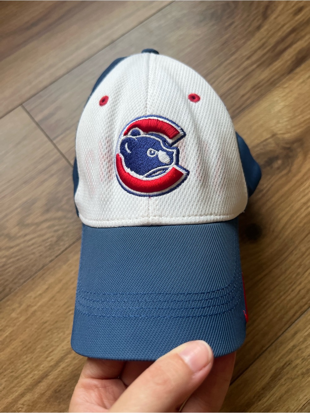 Nike Chicago Cubs Mesh Dri-FIT Flex Hat Cap White Blue Crawling Bear Logo